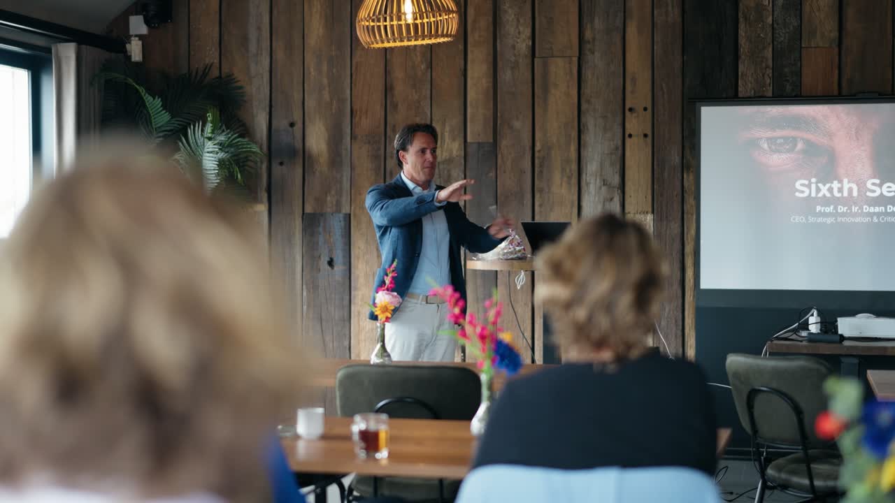 Bestuurders en leidinggevenden oefenen tijdens Cyber Security Day